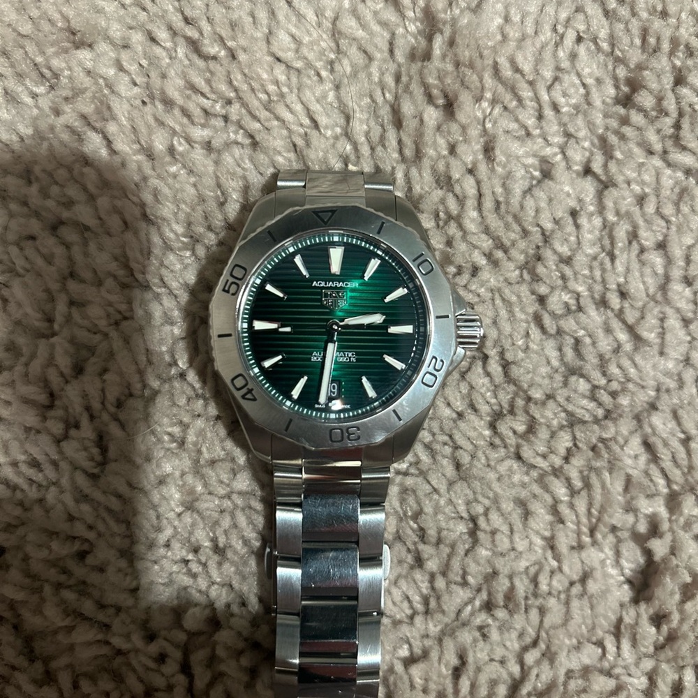 Tag Heuer Aquaracer with Green and Silver Tones - Picture 5 of 6